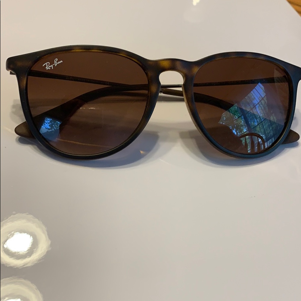 NEW RAYBAN Sunglasses
